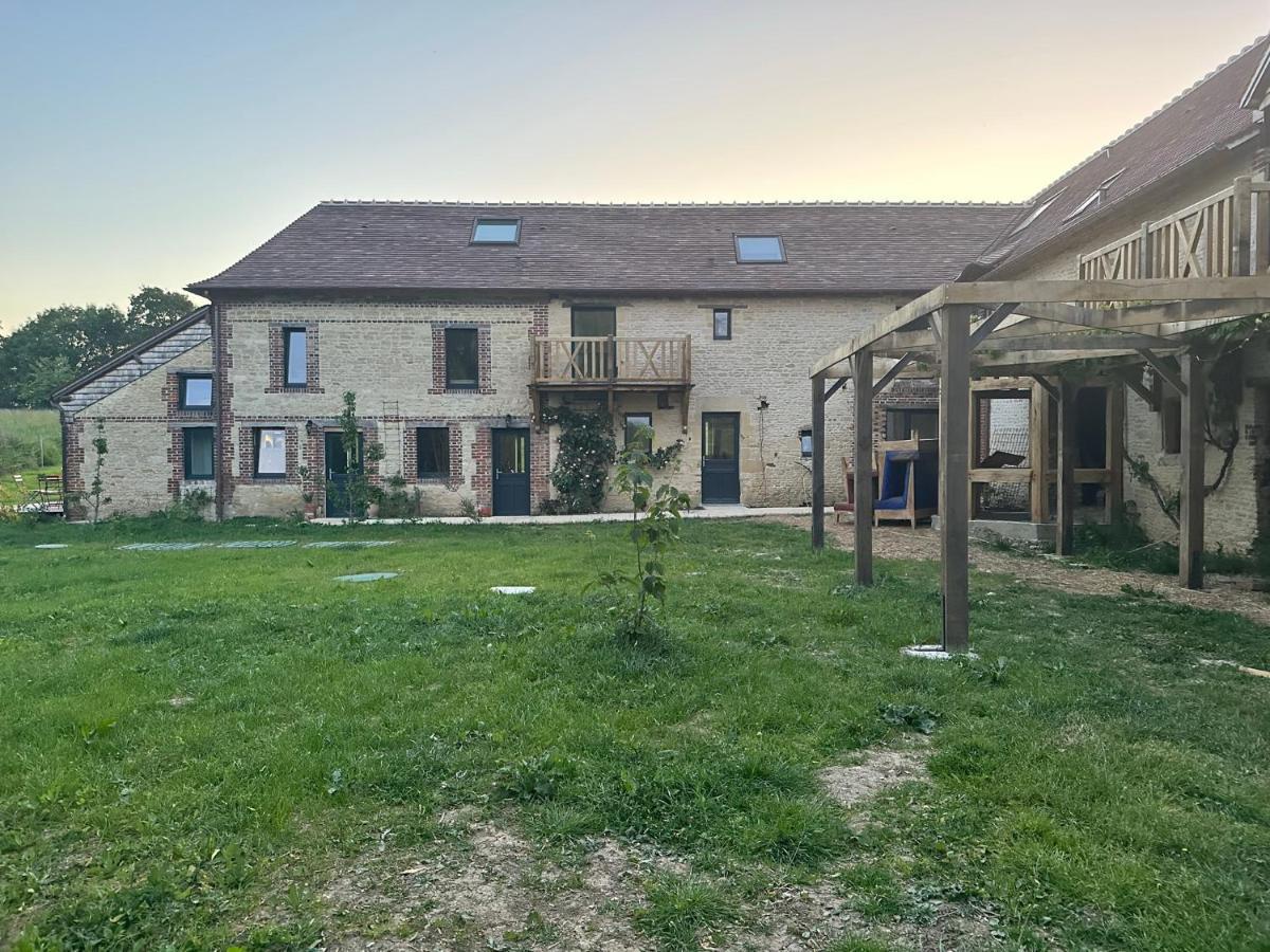 Gite Confortable Au Milieu Des Pres - La Ferme De Montigny Neauphe-Sur-Dive Exterior foto
